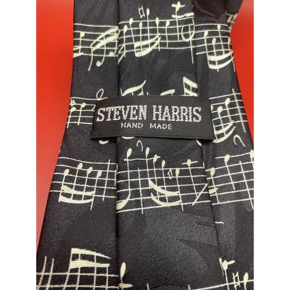 Black Musical Notes Pattern Tie - Picture 4 of 4
